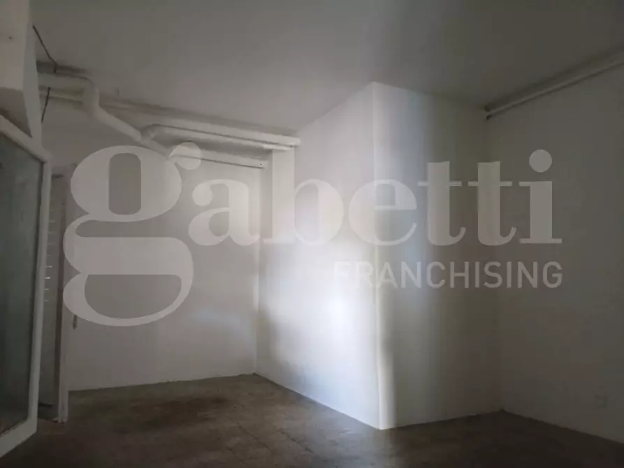 Immagine 11 di Laboratorio in vendita  in Via Risorgimento, 17/a a Cento