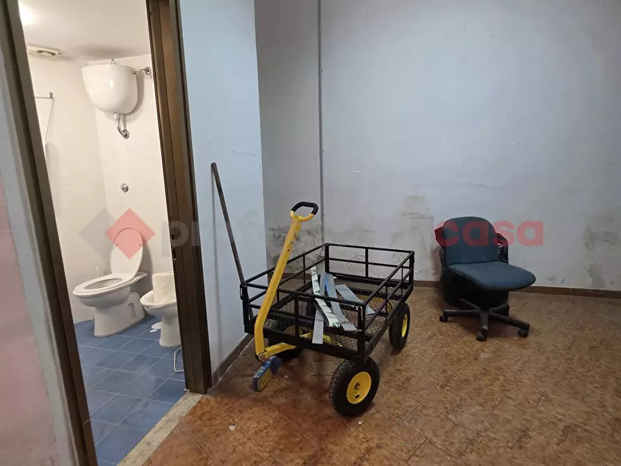 Immagine 29 di Ufficio in vendita  in Via Ferrante Imparato, 33 a Napoli