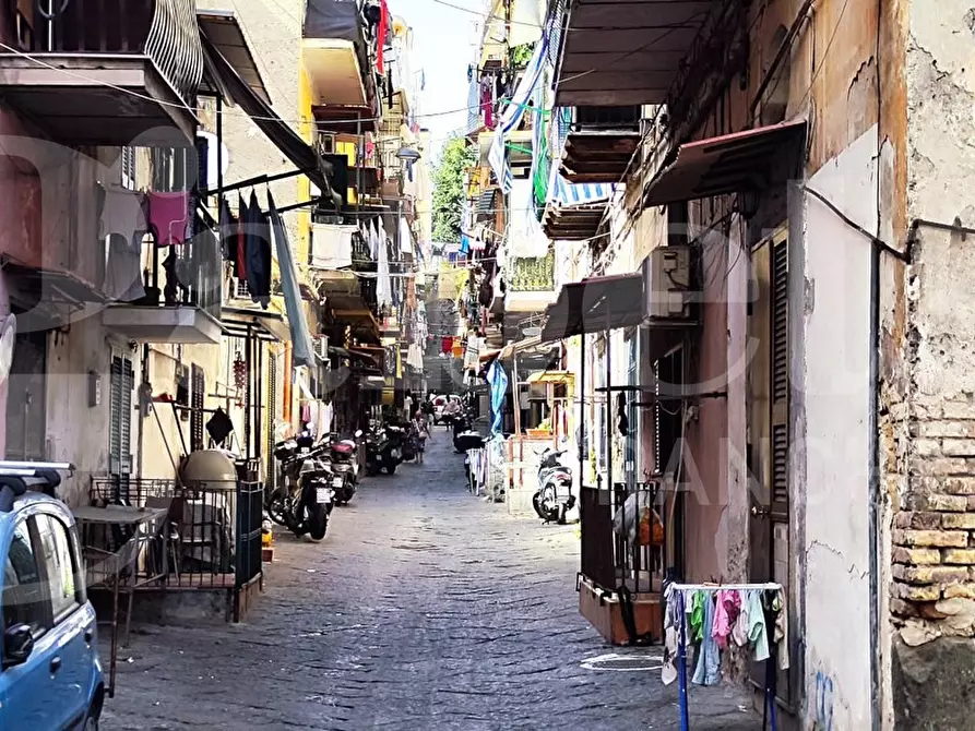 Immagine 1 di Appartamento in vendita  in Via Cavone San Gennaro Dei Poveri a Napoli