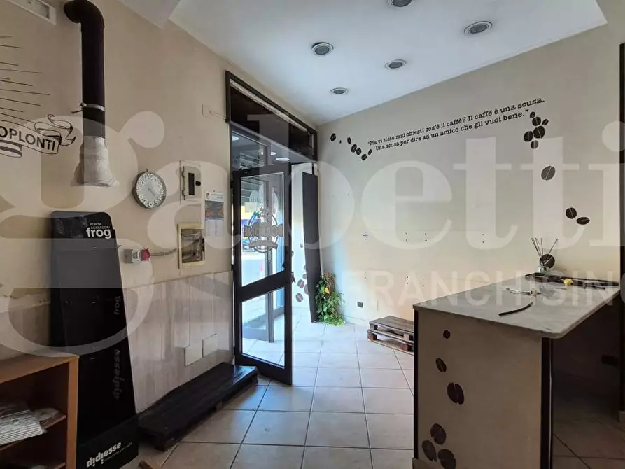 Immagine 4 di Negozio in affitto  in Via Vittorio Veneto, 426 a Torre Annunziata