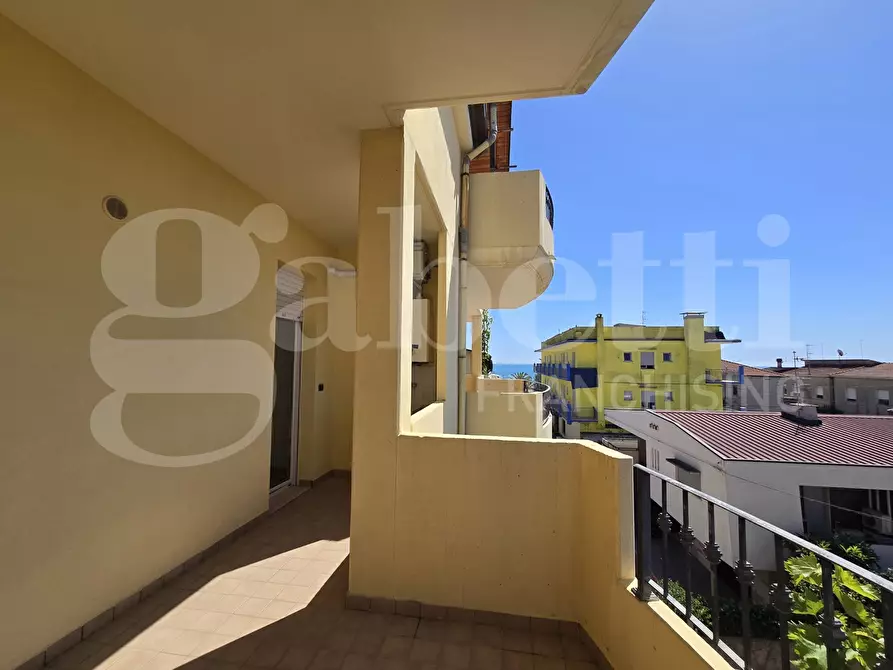 Immagine 4 di Appartamento in vendita  in Via Edmondo de Amicis, 14-16 a Tortoreto