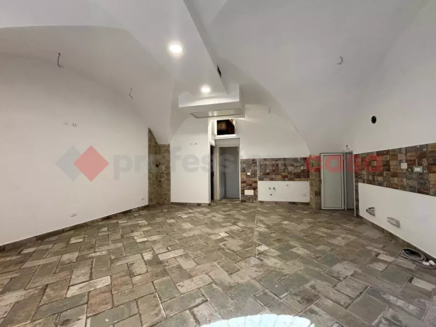 Immagine 32 di Negozio in vendita  in Via moele tosi, 2 a Paliano