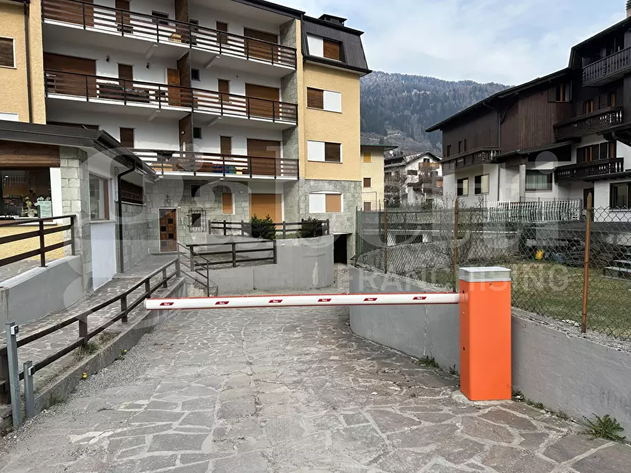 Immagine 46 di Appartamento in vendita  in Via Corno D'Aola, 5 a Ponte Di Legno