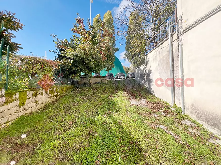 Immagine 13 di Negozio in vendita  in Via Marsicana, 51 a Pescorocchiano