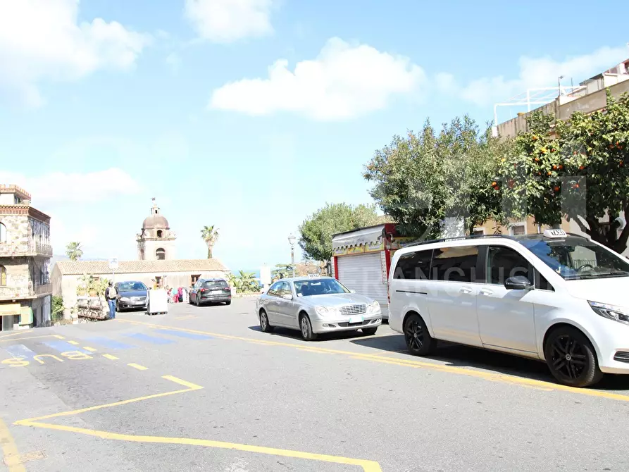 Immagine 6 di Negozio in affitto  in Piazza San Pancrazio a Taormina