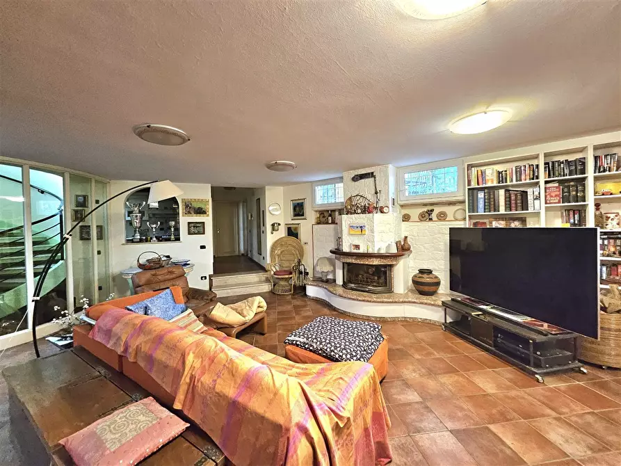 Immagine 24 di Villa in vendita  in Via SFORZA, 1 a Montignoso