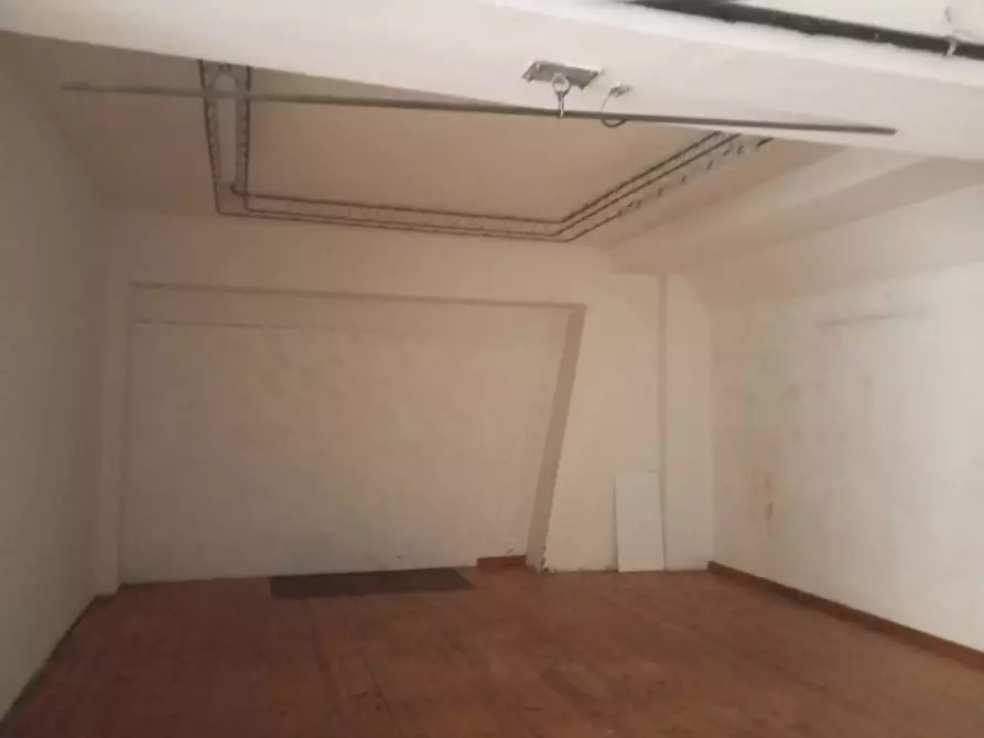 Immagine 9 di Negozio in affitto  in Via CAVOUR a Firenze