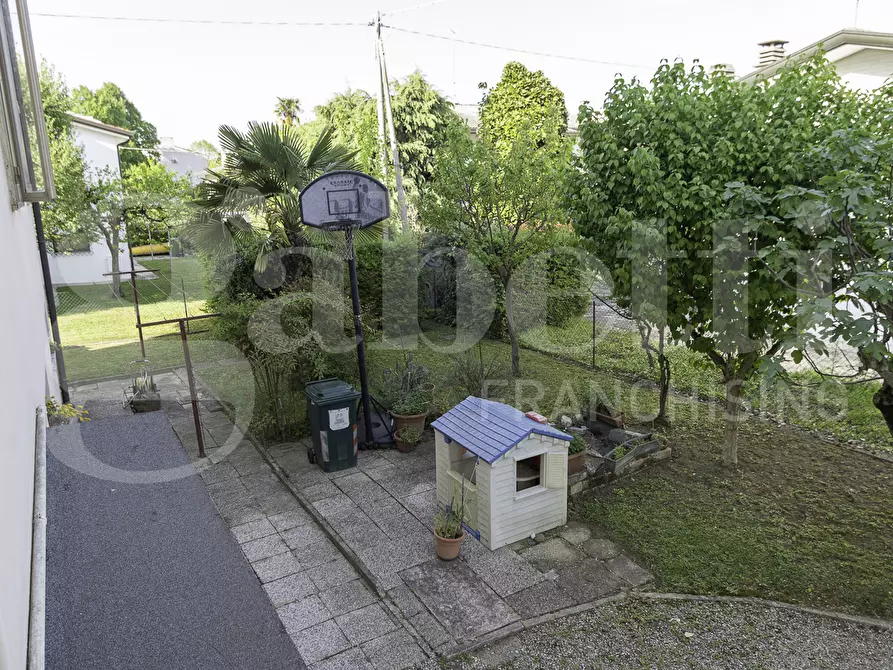 Immagine 25 di Casa bifamiliare in vendita  in Via delle Rose, 10 a Mogliano Veneto