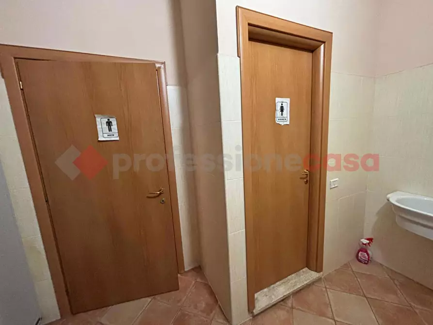 Immagine 12 di Negozio in affitto  in Via Anticolana, 2 a Anagni