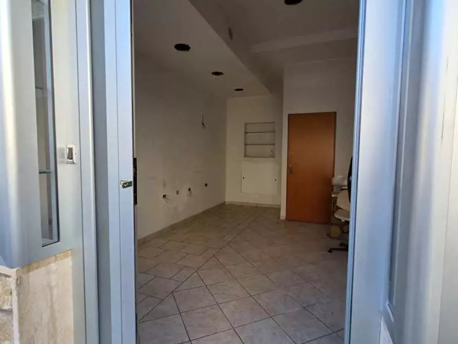 Immagine 3 di Negozio in vendita  in Via XXIV Maggio, 40 a Torre Annunziata
