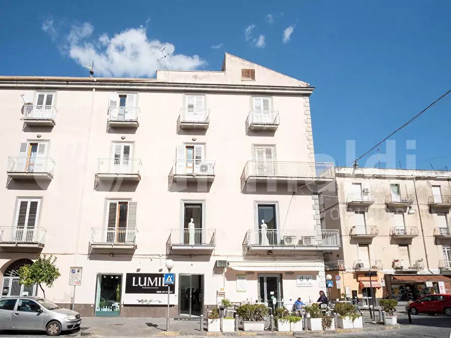 Immagine 43 di Negozio in vendita  in Piazza Annunziata, 12 a Marigliano