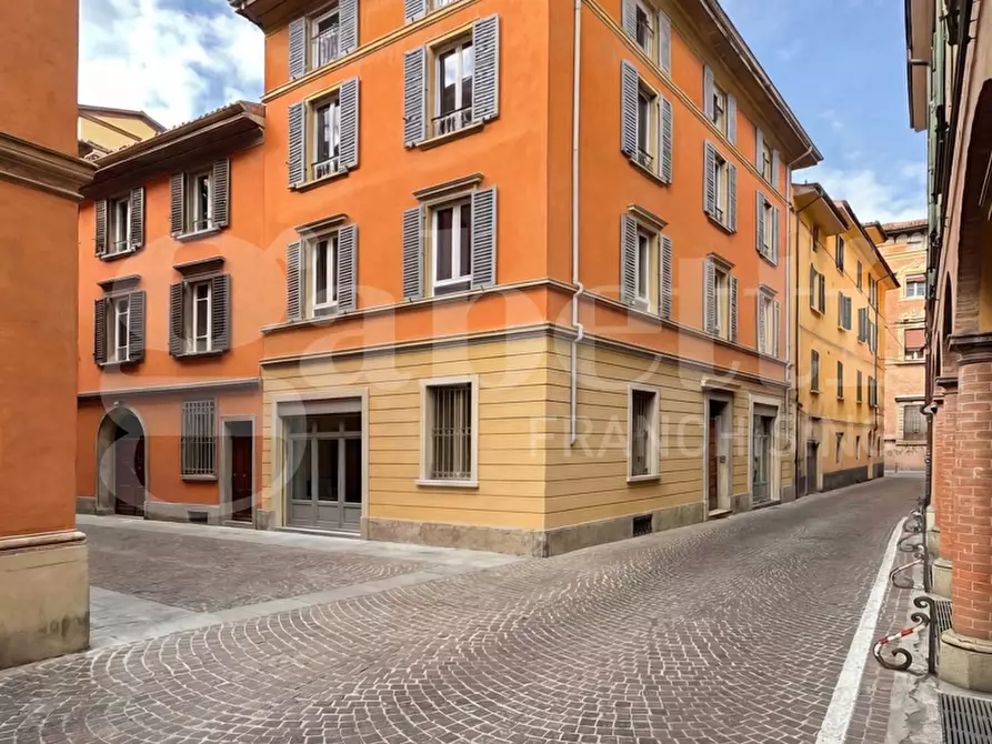 Immagine 2 di Appartamento in vendita  in Vicolo Carega, 3 a Bologna