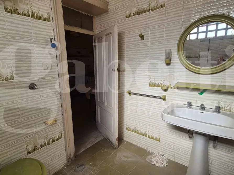 Immagine 18 di Appartamento in vendita  in Piazza Ernesto Cesaro, 13 a Torre Annunziata