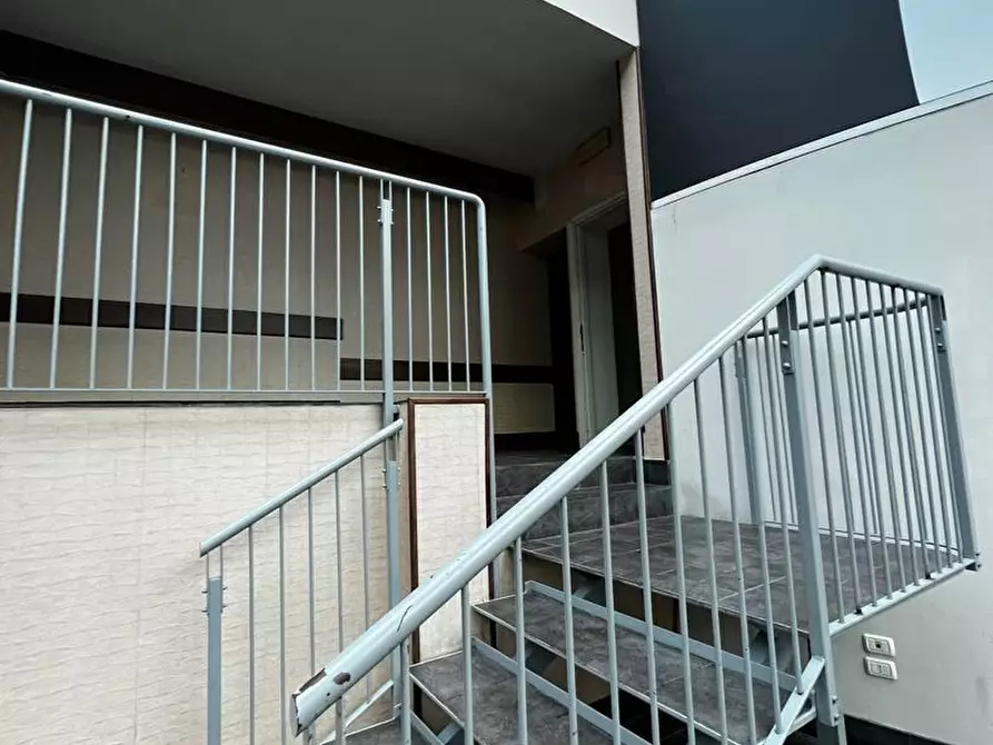 Immagine 16 di Negozio in affitto  in Via Andrea Costa, 154 a Bologna