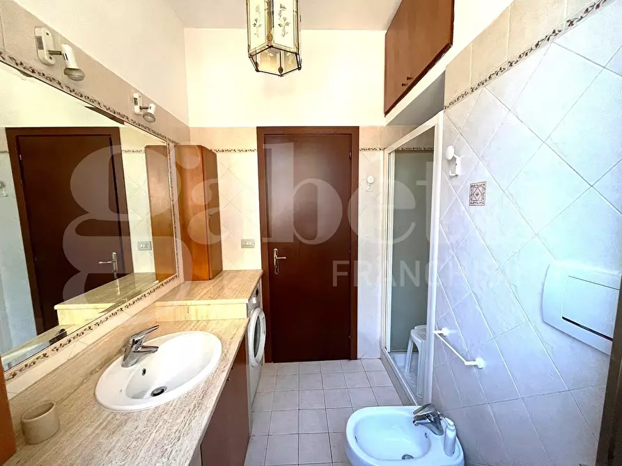 Immagine 13 di Appartamento in affitto  in Via Morlupo a Roma