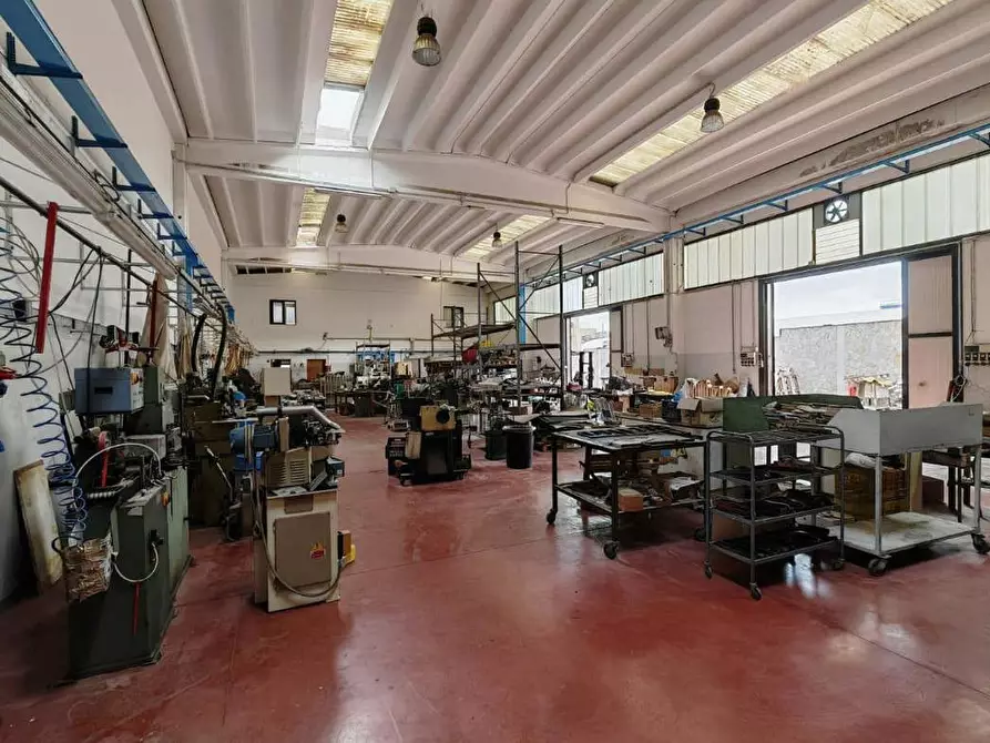 Immagine 6 di Capannone industriale in vendita  in Via Papa Giovanni XXIII, 159 a Trani