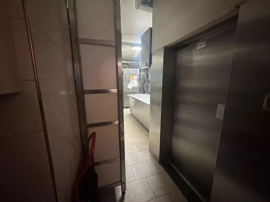 Immagine 11 di Negozio in vendita  in Via PISTOIESE, 209 a Firenze