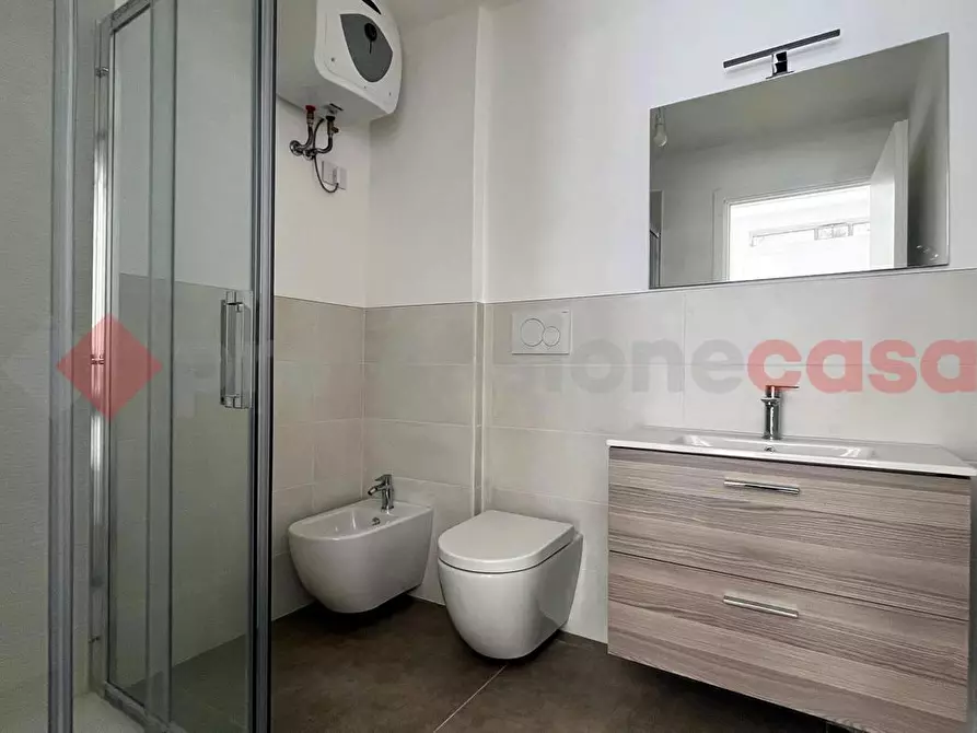 Immagine 9 di Negozio in vendita  in Via PETRACCA a Monopoli