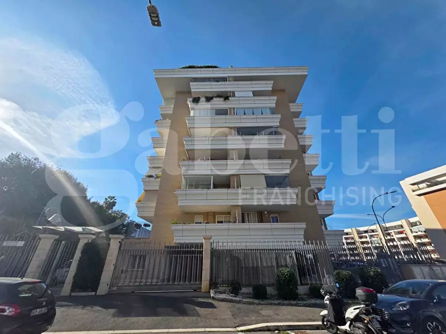 Immagine 3 di Appartamento in vendita  in Via Riva Ligure, 44 a Roma