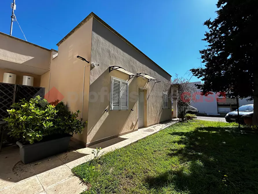 Immagine 1 di Villa in vendita  in Via S.S. PER TARANTO, 46 a Mesagne