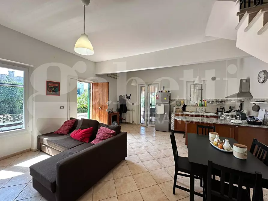 Immagine 11 di Villa in vendita  in Via neto, 17 a Ardea