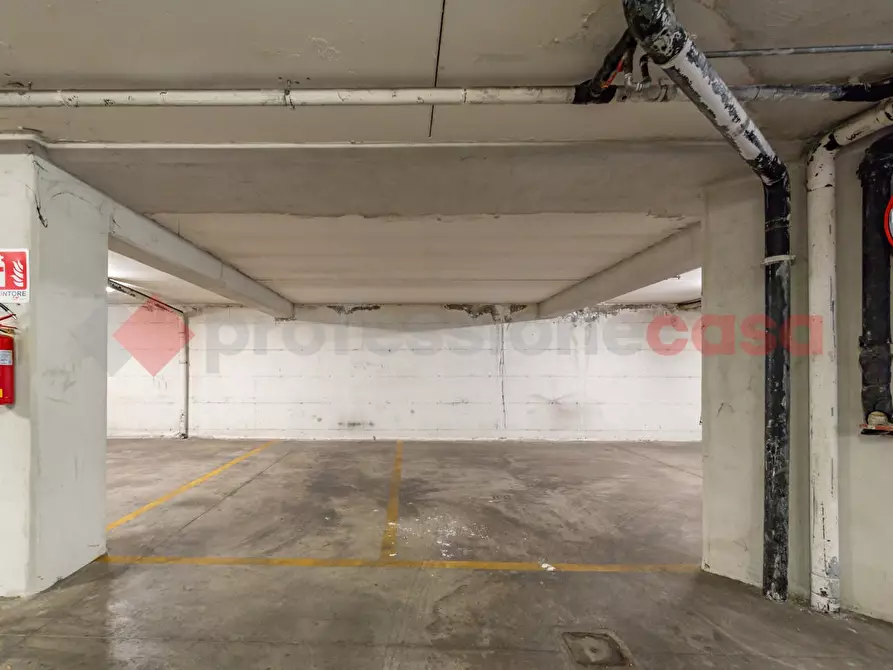 Immagine 33 di Appartamento in vendita  in Via Cinquefrondi, 115 a Roma