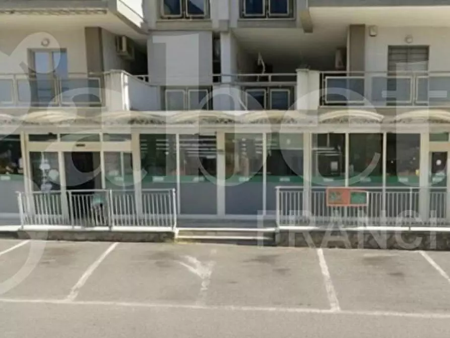 Immagine 9 di Locale commerciale in vendita  in Via Ancora, 18/22 a Ladispoli