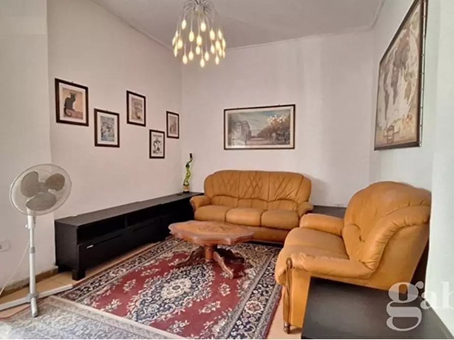 Immagine 35 di Palazzo in vendita  in Via Salita del Petraio a Napoli