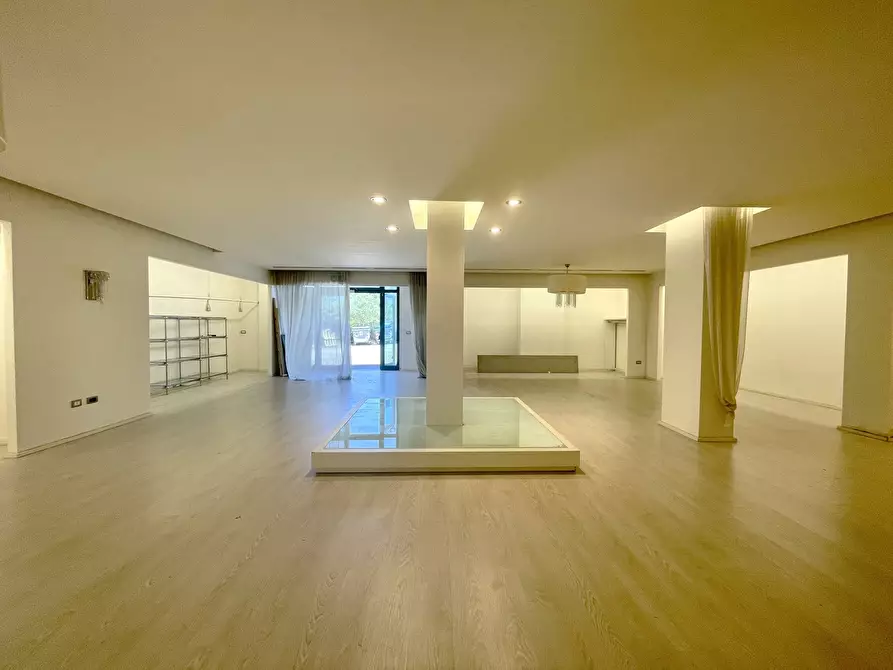 Immagine 3 di Negozio in affitto  in Strada Settevalli, 925 a Perugia