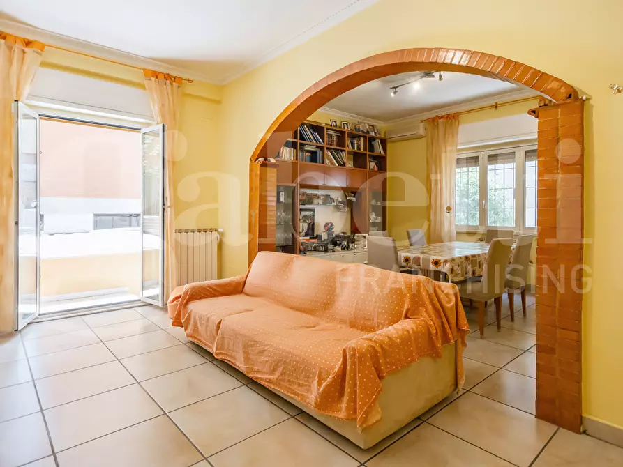 Immagine 2 di Appartamento in vendita  in Via Lucio II a Roma