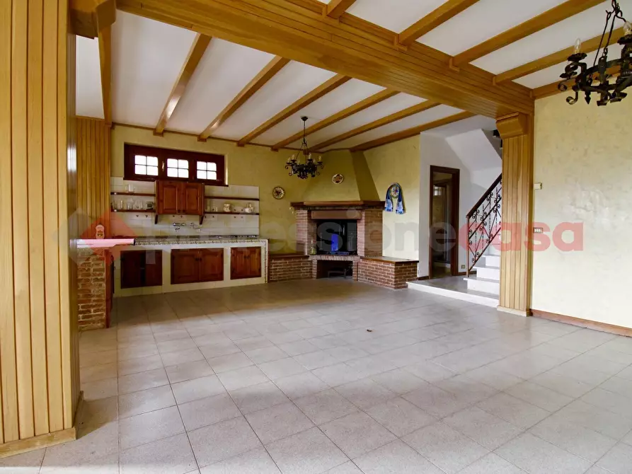 Immagine 1 di Villa in vendita  in Via Santa Maria De Mattias, 54 a Acuto