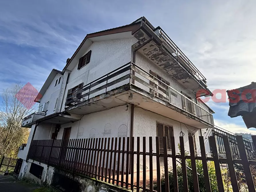 Immagine 4 di Villa in vendita  in Via Villini, 21 a Alatri