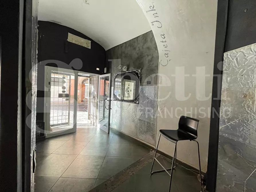 Immagine 6 di Negozio in affitto  in Via Duomo, s.n.c. a Gaeta