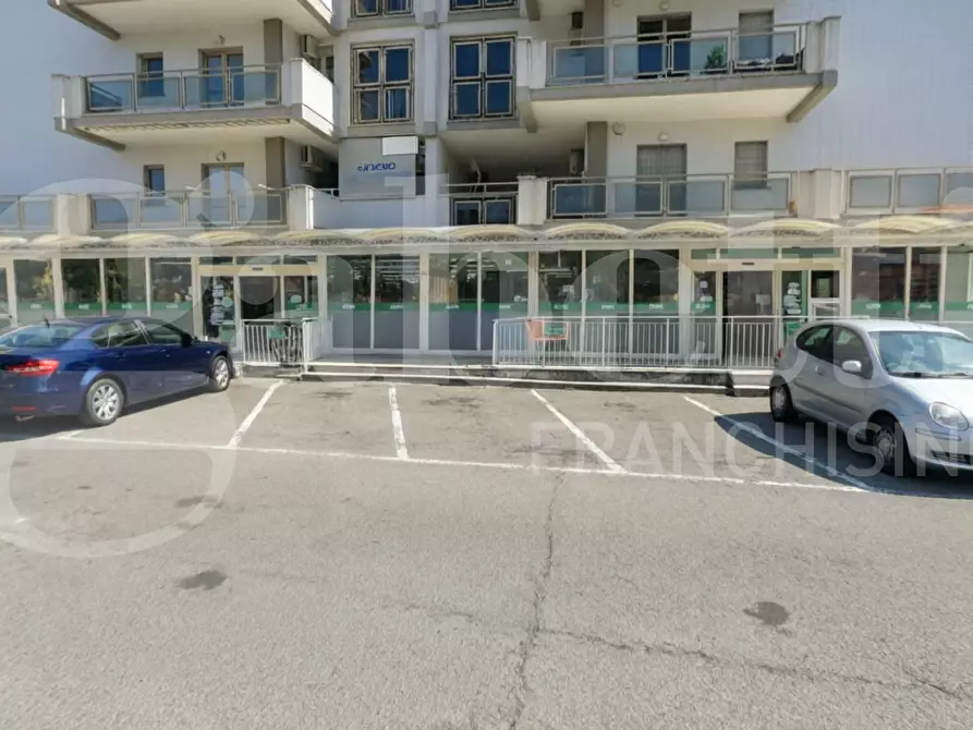 Immagine 4 di Locale commerciale in vendita  in Via Ancora, 18/22 a Ladispoli