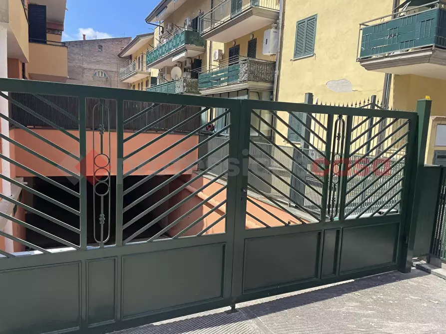 Immagine 13 di Box auto in vendita  in Viale Italia, 2 a Vitulazio