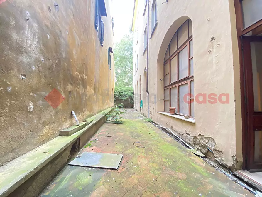 Immagine 10 di Attività commerciale in affitto  in Via BORGO OGNISSANTI a Firenze