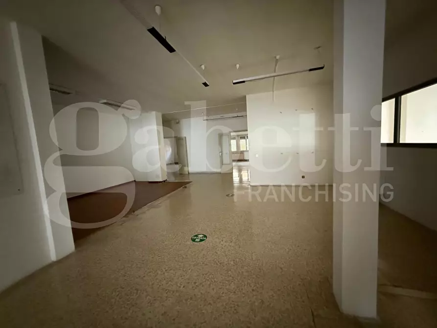 Immagine 9 di Ufficio in vendita  in Via dei salici, 65 a Rieti