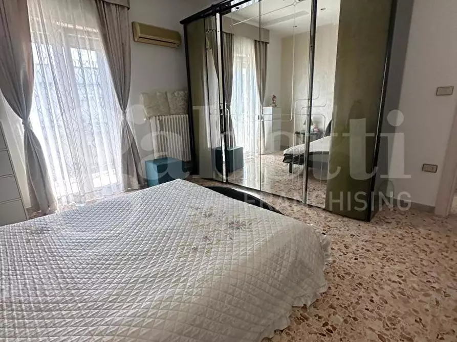 Immagine 17 di Appartamento in vendita  in Via Raffaele Braico a Ostuni