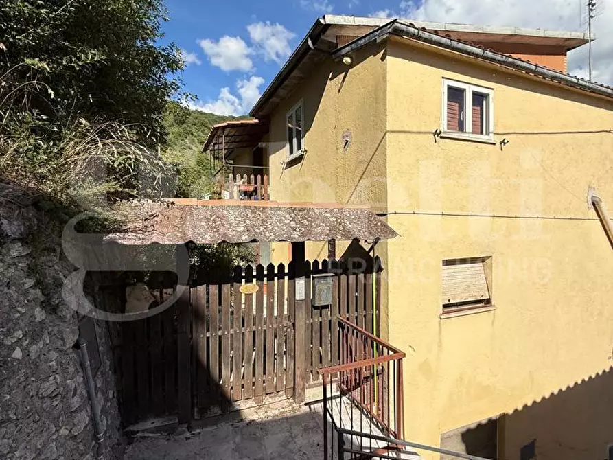 Immagine 12 di Appartamento in vendita  in Via ADAMO ONOFRI, 3 a Rivodutri