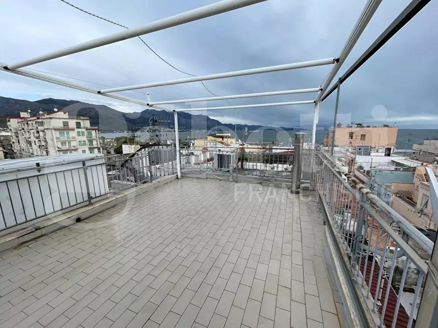Immagine 1 di Palazzo in vendita  in Vico 11 lungomare caboto, 41 a Gaeta