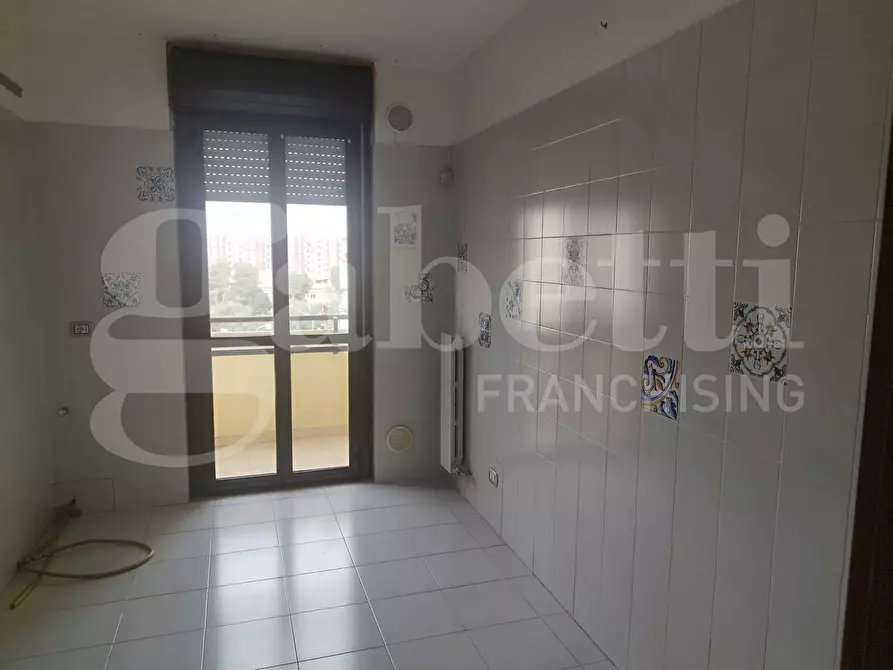 Immagine 4 di Appartamento in vendita  in Piazza SANDRO PERTINI, 5 a Taranto