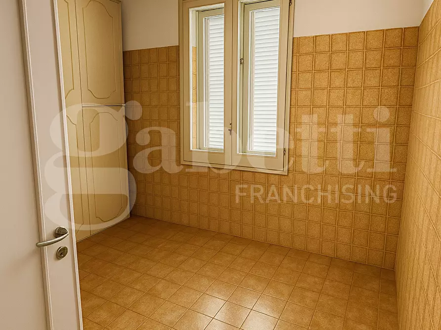 Immagine 11 di Appartamento in vendita  in Via Vittorio Emanuele II, 18 a Chieri