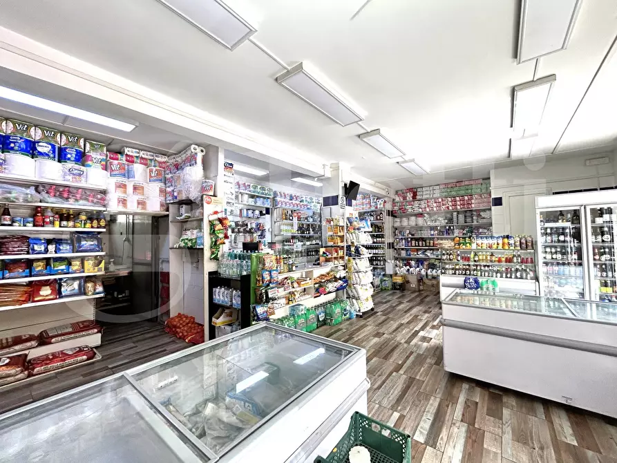 Immagine 7 di Attività commerciale in vendita  in Via Fonte Buono, 13/15 a Roma