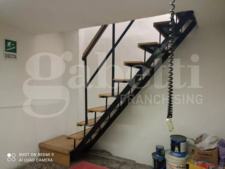 Immagine 6 di Negozio in affitto  in Via Fragola, 2 a Benevento