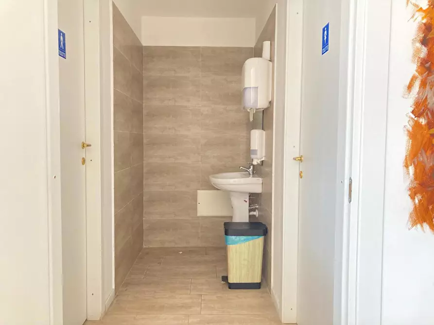 Immagine 40 di Bar / Ristorante in vendita  in Viale dellâerica a Cellole