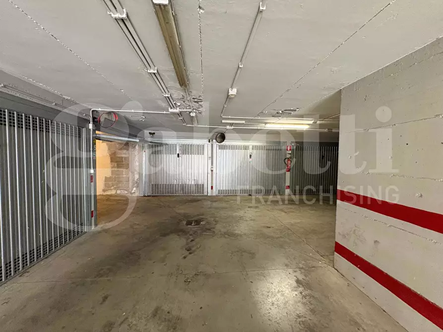 Immagine 9 di Box auto in vendita  in Via di bravetta a Roma