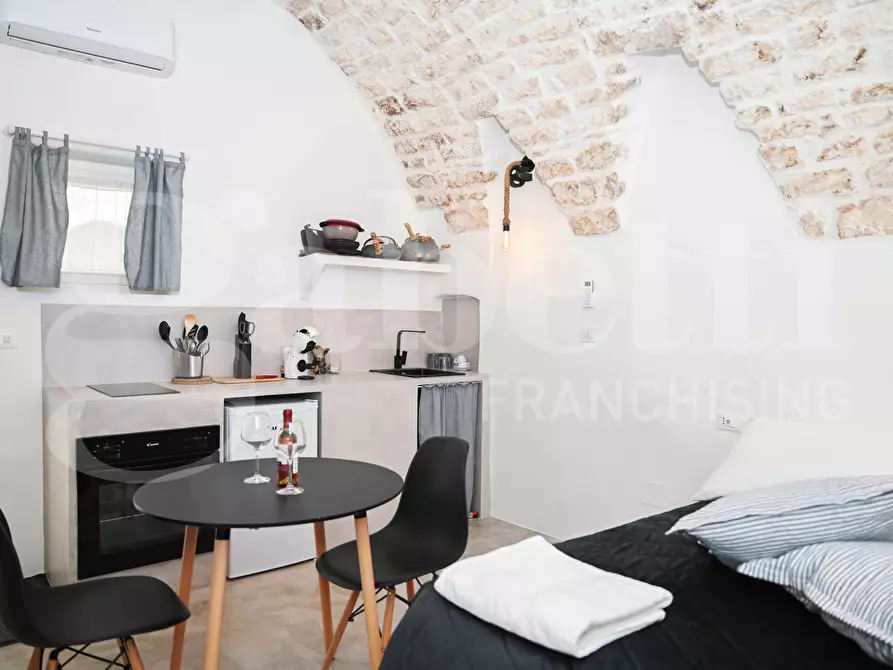 Immagine 16 di Casa indipendente in vendita  in Via Piccinni a Ostuni