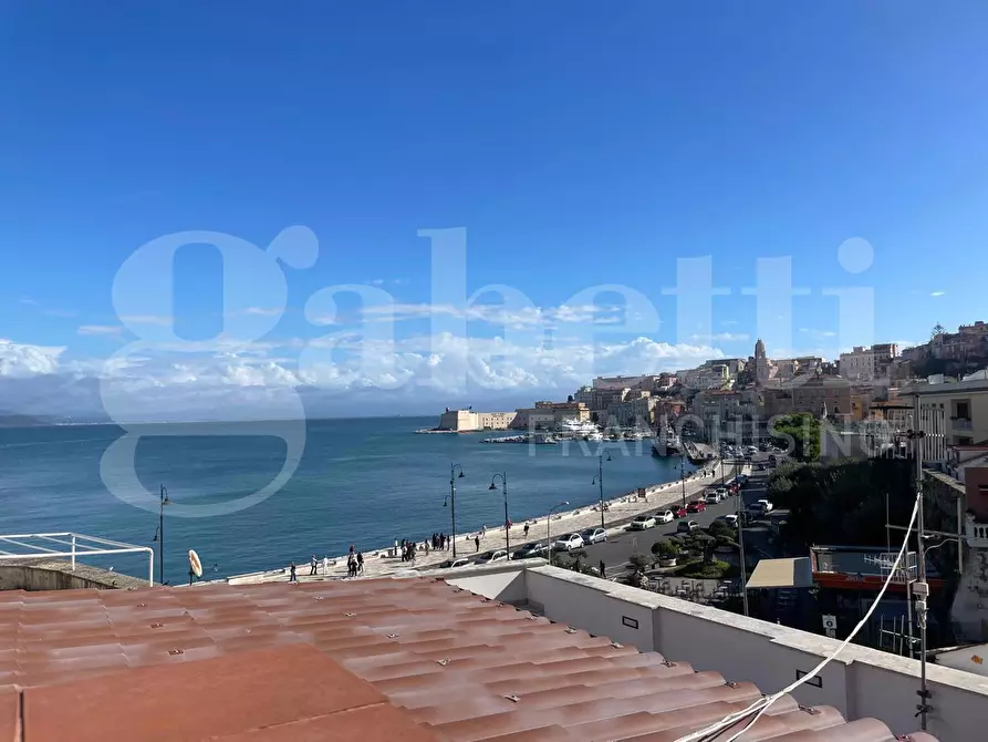 Immagine 1 di Appartamento in vendita  in Piazza S. Conca, 24 a Gaeta