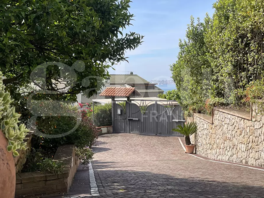 Immagine 5 di Casa trifamiliare in vendita  in Via San Remigio Paone, 10 a Formia