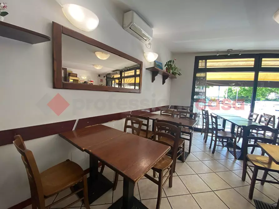 Immagine 8 di Negozio in vendita  in Via VILLA DEMIDOFF a Firenze